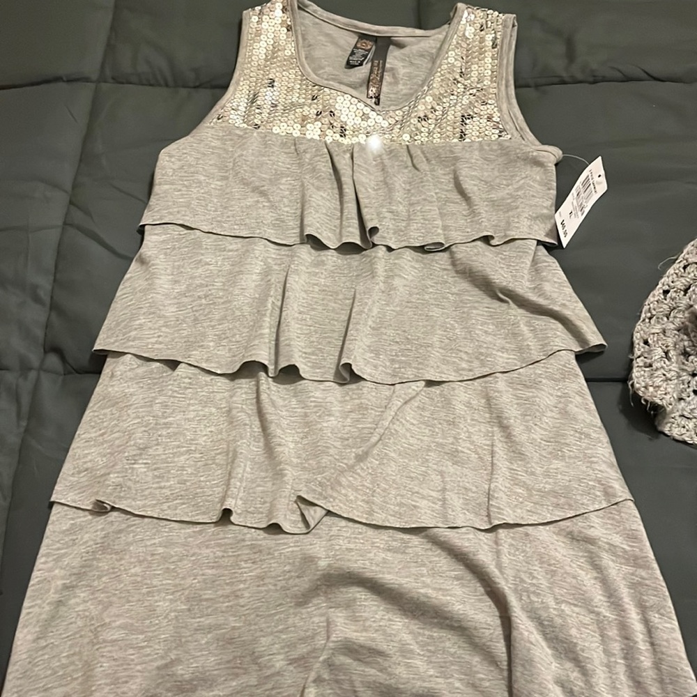Epic threads size xl NWT sequin gray top with ruffles